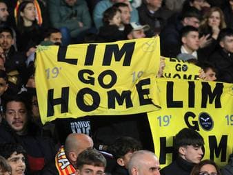 Protestaktion: Valencia-Anhänger rechnen mit ihrem Klub ab