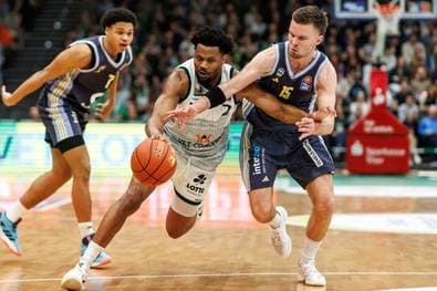 Alba feiert Comeback-Sieg