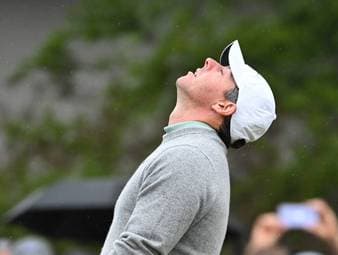 Golf-Star kämpft mit Bananenschale