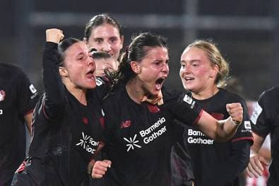 Wie Harry Kane: Sensationstor im Frauen-Fußball