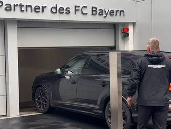 Die deutschen WM-Fahrer des FC Bayern sind zurück an der Säbener Straße. Nach den Leistungstests in München macht sich die Mannschaft am Nachmittag auf den Weg ins Trainingslager an den Tegernsee, wo die Vorbereitung auf die neue Saison weitergeht.
