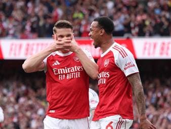 Arsenal meldet sich im Titel-Thriller zurück