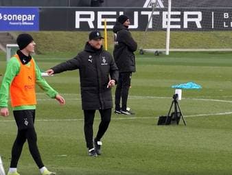 Borussia Mönchengladbach steckt tief im Abstiegskampf. Um sich gemeinsam aus der Situation zu befreien, gab es eine Krisensitzung.