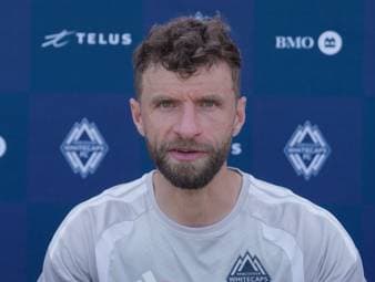 Thomas Müller freut sich auf seinen ehemaligen Teamkollegen Robert Lewandowski in der MLS. Der Deutsche erklärt, warum das Zusammenspiel der beiden beim FC Bayern München so gut funktioniert hat.