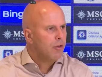 Liverpool-Coach Arne Slot blickt nach der späten 1:2-Pleite gegen Chelsea auf das Spiel zurück und analysiert die Chancen der Reds, dabei vergleicht er das Spiel mit der Niederlage gegen Crystal Palace.