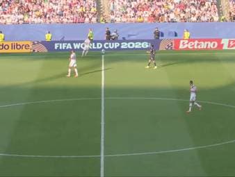 Beim deutschen WM-Aus gegen Paraguay läuft vieles schief. Eine Szene kurz vor Ende der regulären Spielzeit wirkt dabei bezeichnend: Joshua Kimmich schenkt dem Gegner mit einer Unachtsamkeit beinahe eine Großchance.