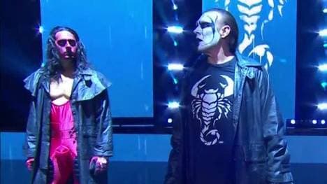 Steven Borden (l.) trat beim letzten Match seines Vaters als dessen Alter Ego auf