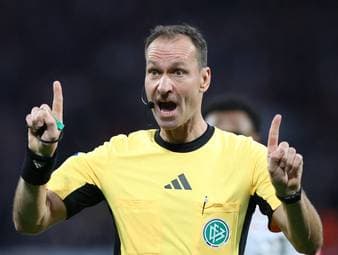 FIFA würdigt deutschen Rekord-Schiedsrichter