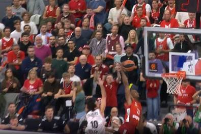 "Rumms!" Bayerns Mike hebt ab zum Monsterdunk
