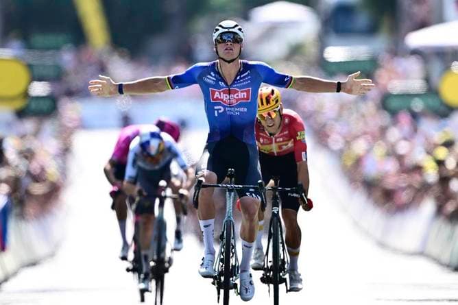 Hitzeschlacht! Ex-Weltmeister gewinnt Tour-Etappe