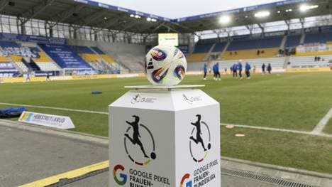 Im Ernst-Abbe-Sportfeld kann nicht gespielt werden