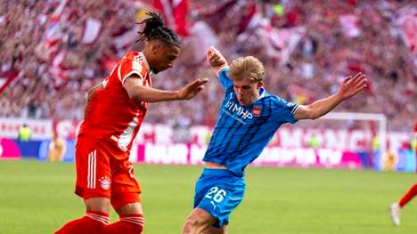 Hennes Behrens im Duell mit Bayern-Star Michael Olise