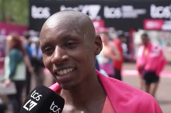 Sportgeschichte und Weltrekord! So reagiert Marathon-Star Sawe